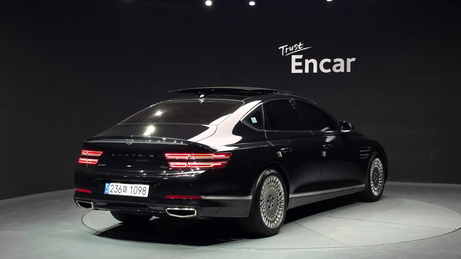 Genesis G80 2.5T 4WD | PANO | HUD | 360 CAM | KEYLESS | ОБДУХВ, снимка 2 - Автомобили и джипове - 55190591