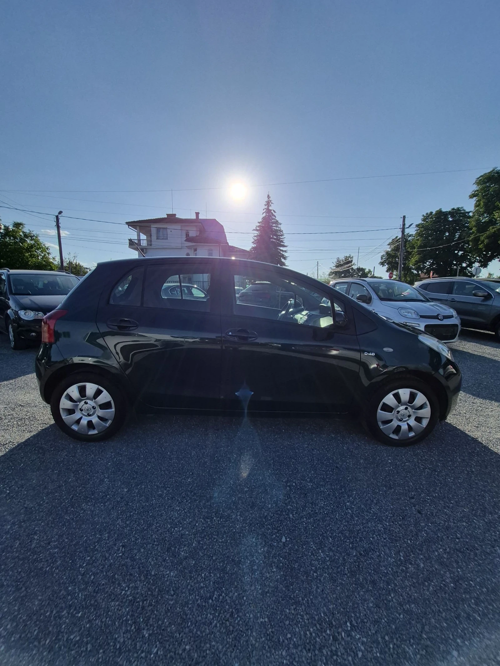Toyota Yaris 1.4 D4D 90 к.с Като Нов , снимка 5 - Автомобили и джипове - 55284895
