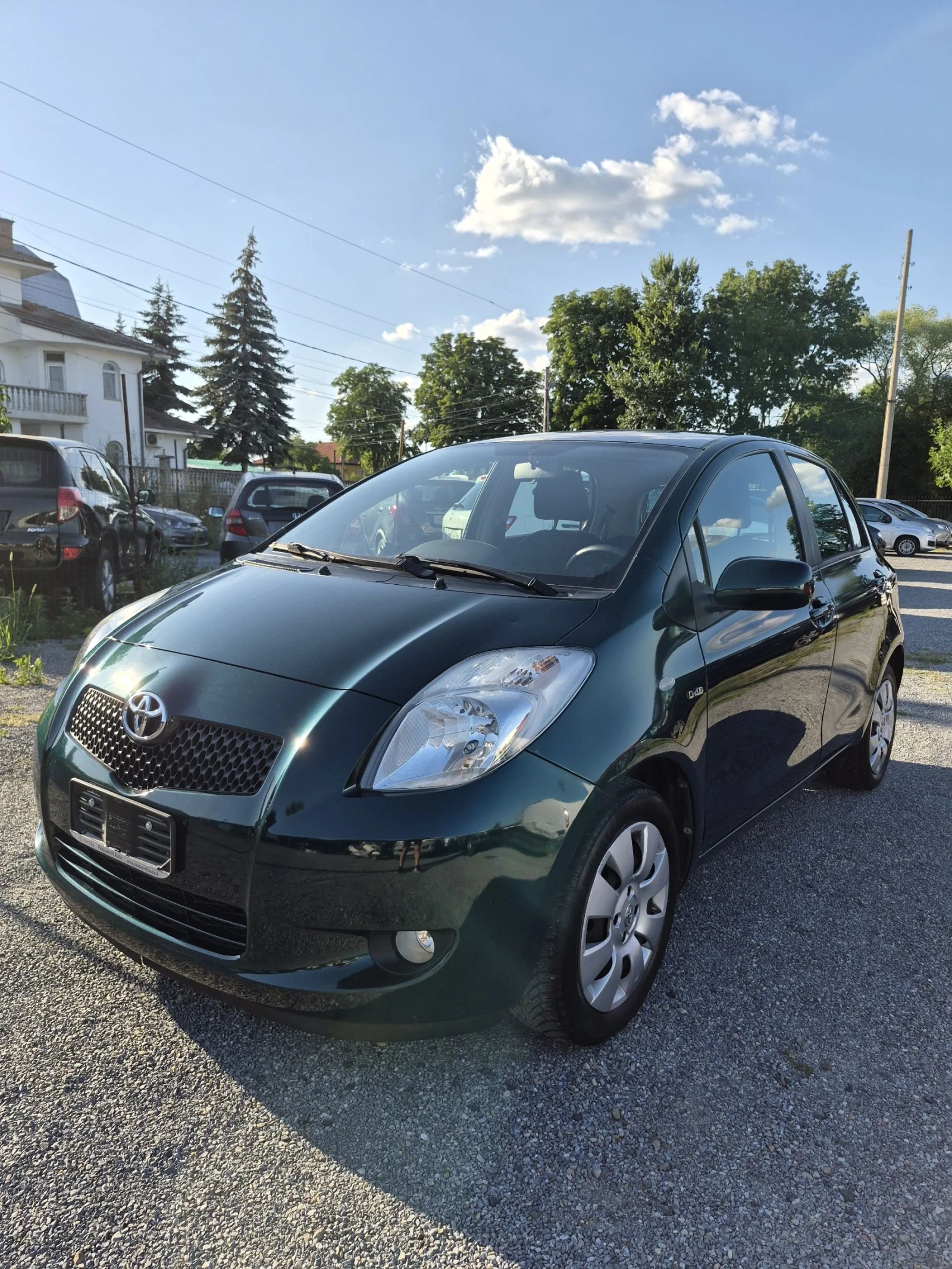 Toyota Yaris 1.4 D4D 90 к.с Като Нов , снимка 2 - Автомобили и джипове - 55284895