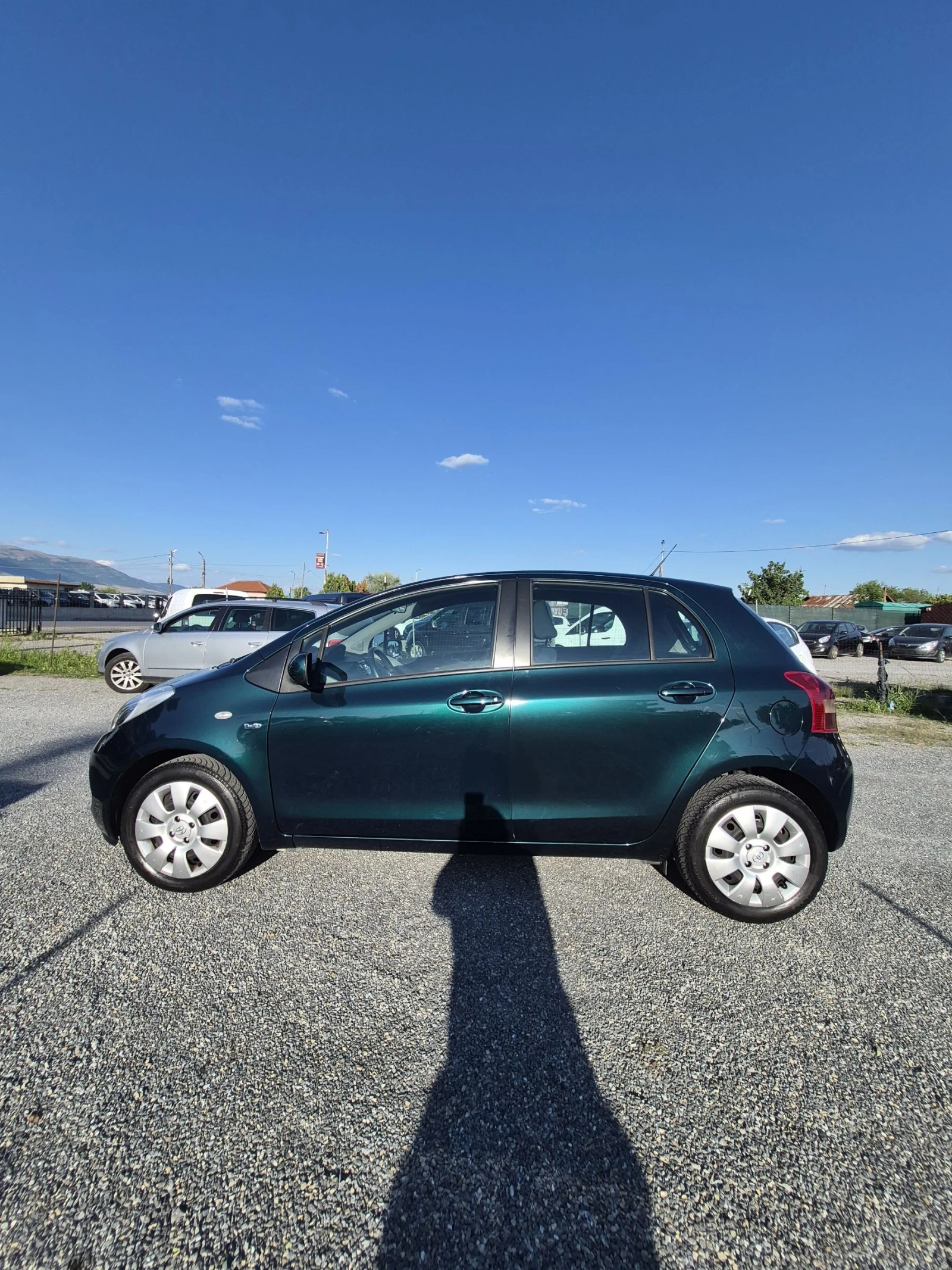Toyota Yaris 1.4 D4D 90 к.с Като Нов , снимка 6 - Автомобили и джипове - 55284895