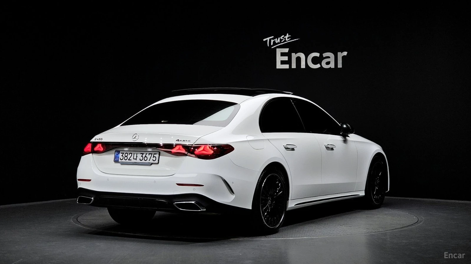 Mercedes-Benz E 450 4MATIC* AMG* ПОДГРЕВ* ОБДУХВАНЕ* ПАНО* 360* HEAD-U, снимка 2 - Автомобили и джипове - 55502026