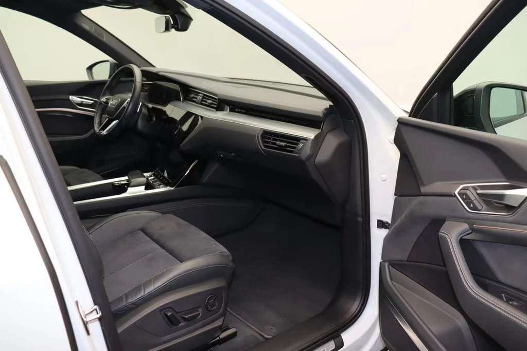 Audi E-Tron 50/313HP/SPORTBACK/S-LINE/PANO/360/HUD/793z, снимка 14 - Автомобили и джипове - 55705804