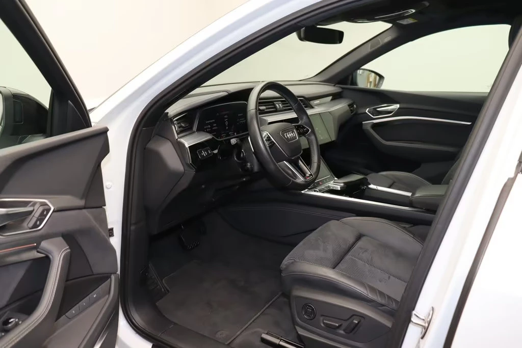 Audi E-Tron 50/313HP/SPORTBACK/S-LINE/PANO/360/HUD/793z, снимка 11 - Автомобили и джипове - 55705804