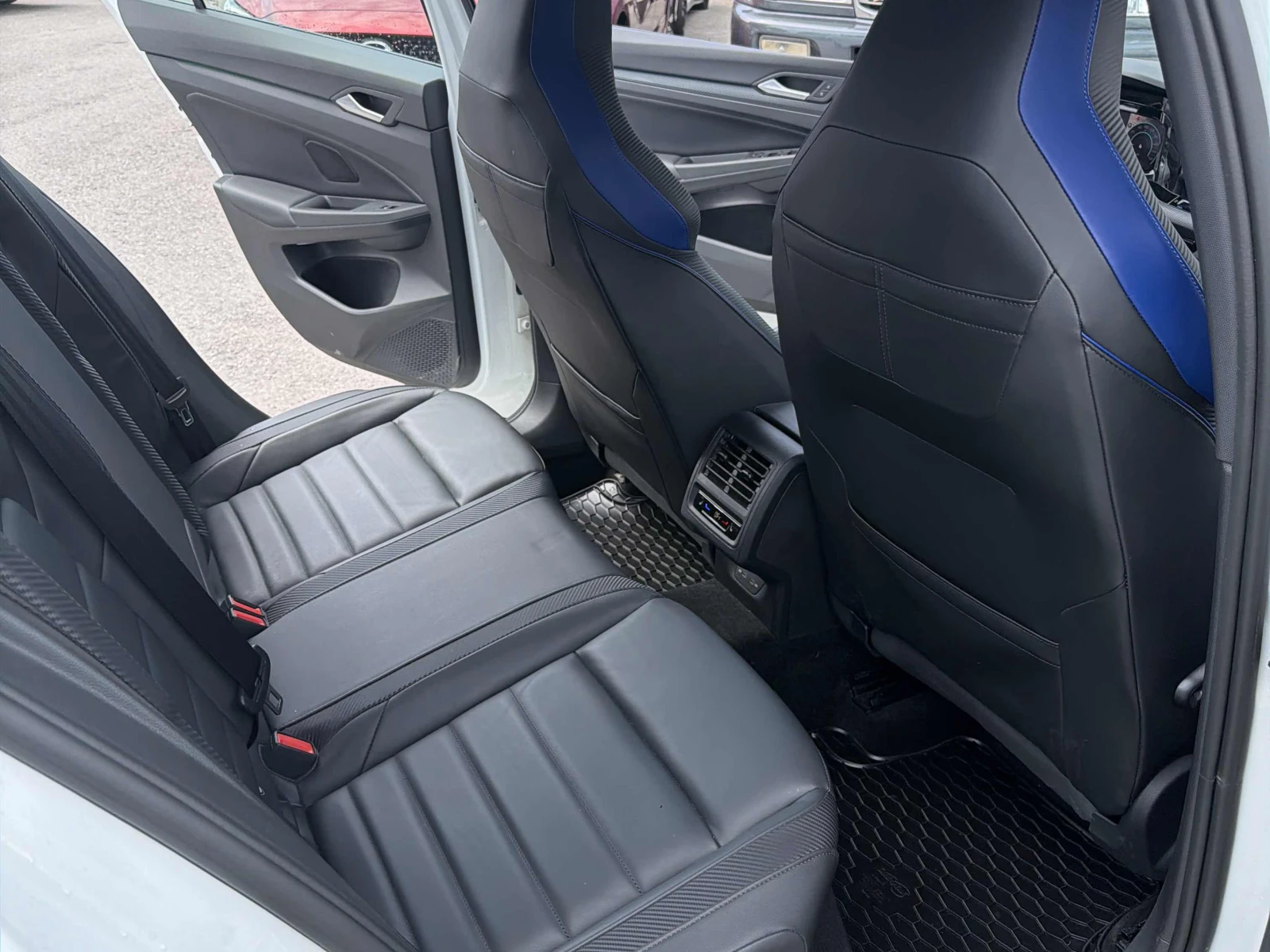 VW Golf R DSG / АВТОКРЕДИТ, снимка 11 - Автомобили и джипове - 55790048