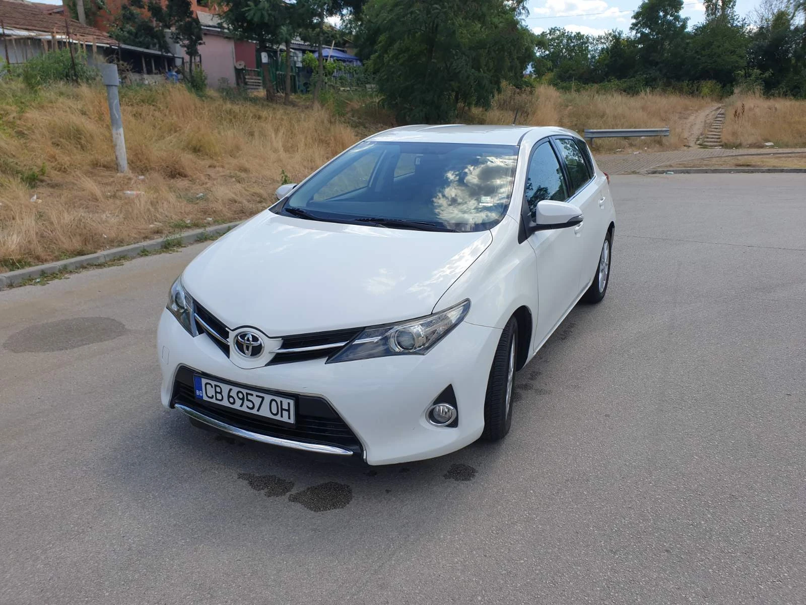 Toyota Auris, снимка 12 - Автомобили и джипове - 55843192