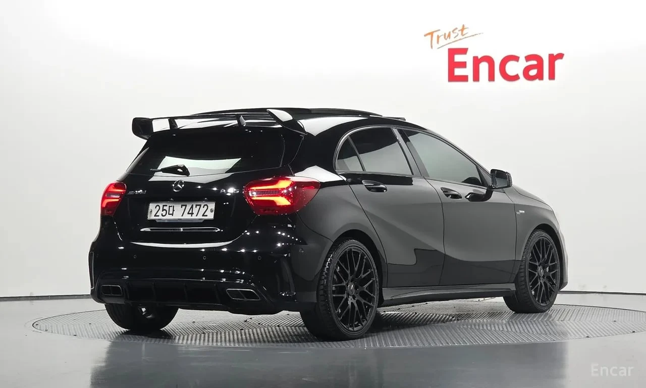 Mercedes-Benz A45 AMG 4MATIC/ПОДГРЕВ/ПАМЕТ/ЗАДНА КАМЕРА/ПАНОРАМА, снимка 2 - Автомобили и джипове - 56102654