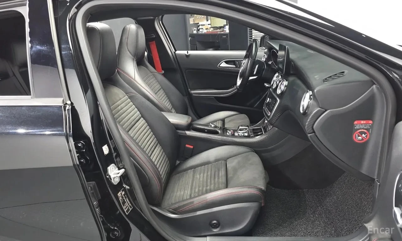 Mercedes-Benz A45 AMG 4MATIC/ПОДГРЕВ/ПАМЕТ/ЗАДНА КАМЕРА/ПАНОРАМА, снимка 11 - Автомобили и джипове - 56102654