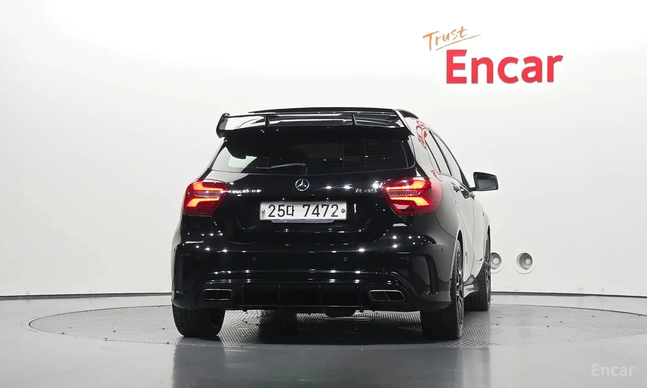 Mercedes-Benz A45 AMG 4MATIC/ПОДГРЕВ/ПАМЕТ/ЗАДНА КАМЕРА/ПАНОРАМА, снимка 4 - Автомобили и джипове - 56102654