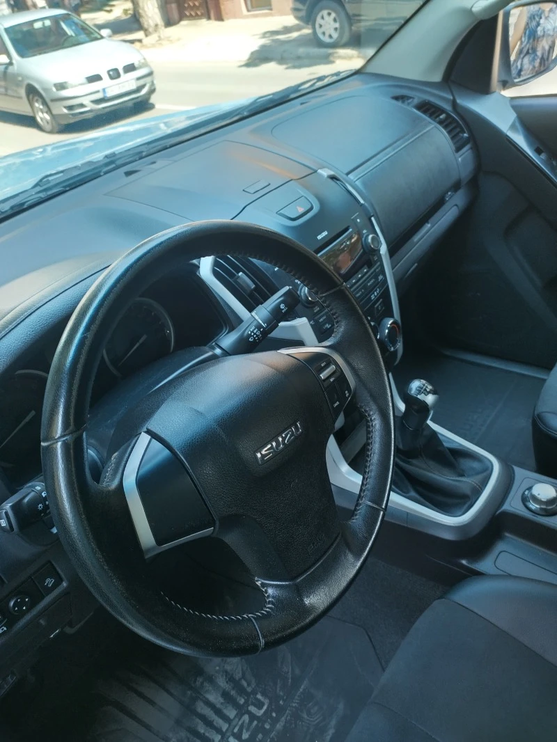 Isuzu D-max 1.9 , снимка 9 - Автомобили и джипове - 47585920