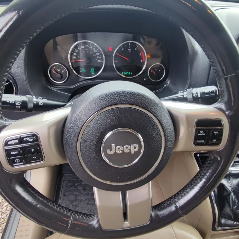 Jeep Compass 2.2CRDI* LIMITED* FACE* NAVI* КОЖА * ПОДГРЕВ* , снимка 15 - Автомобили и джипове - 53270404