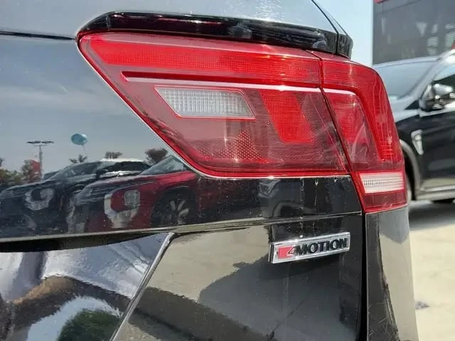 VW Tiguan * Highline 2.0t 8sp At * CARFAX * БЕЗ ПЪРВОНАЧАЛНА, снимка 14 - Автомобили и джипове - 53270014