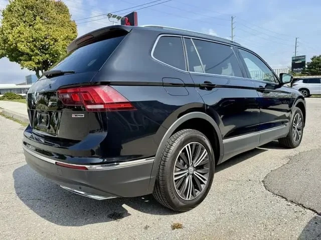 VW Tiguan * Highline 2.0t 8sp At * CARFAX * БЕЗ ПЪРВОНАЧАЛНА, снимка 5 - Автомобили и джипове - 53270014