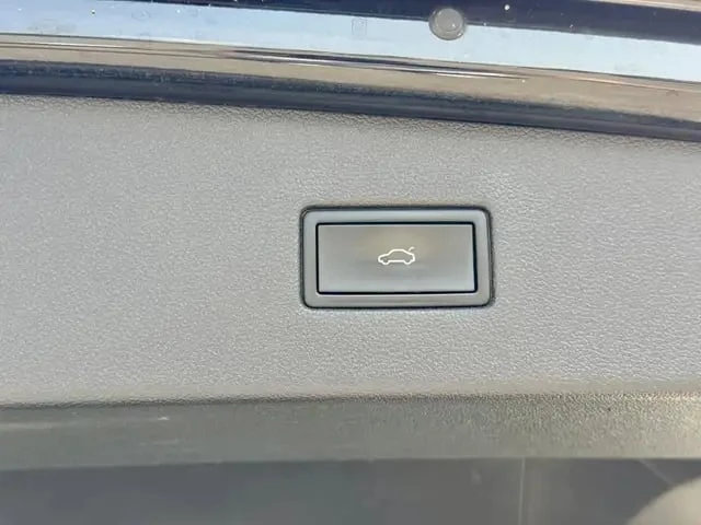 VW Tiguan * Highline 2.0t 8sp At * CARFAX * БЕЗ ПЪРВОНАЧАЛНА, снимка 16 - Автомобили и джипове - 53270014