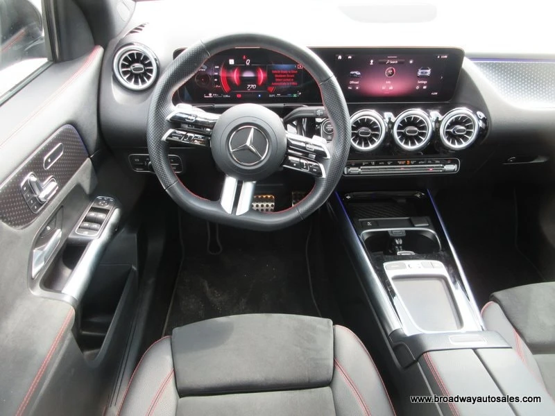 Mercedes-Benz GLA 250  * CARFAX * ОПЦИЯ ЗА ФИНАНСИРАНЕ, снимка 8 - Автомобили и джипове - 56093616