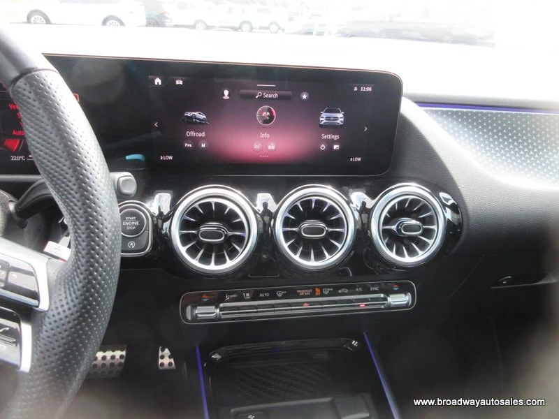 Mercedes-Benz GLA 250  * CARFAX * ОПЦИЯ ЗА ФИНАНСИРАНЕ, снимка 7 - Автомобили и джипове - 56093616