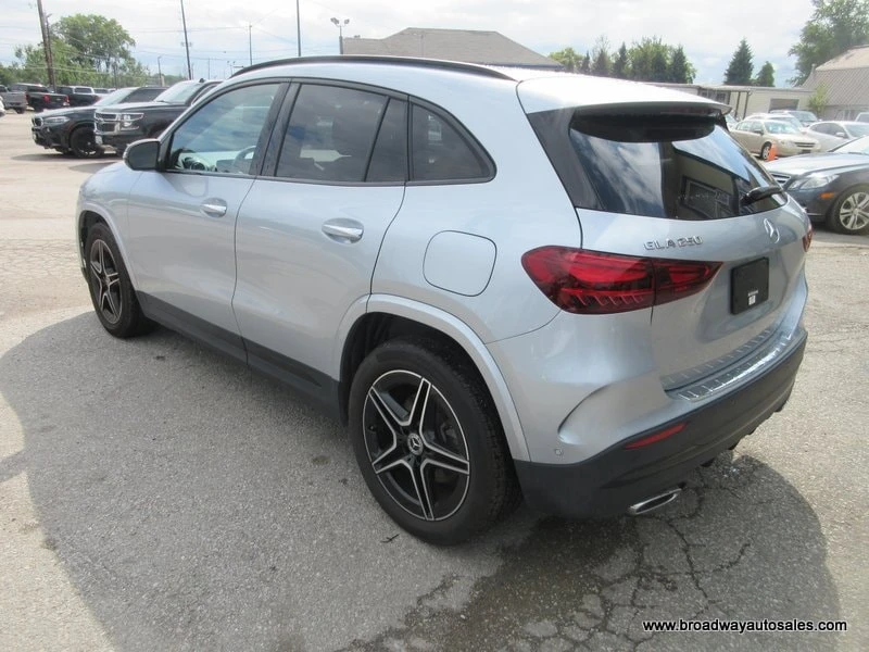 Mercedes-Benz GLA 250  * CARFAX * ОПЦИЯ ЗА ФИНАНСИРАНЕ, снимка 15 - Автомобили и джипове - 56093616