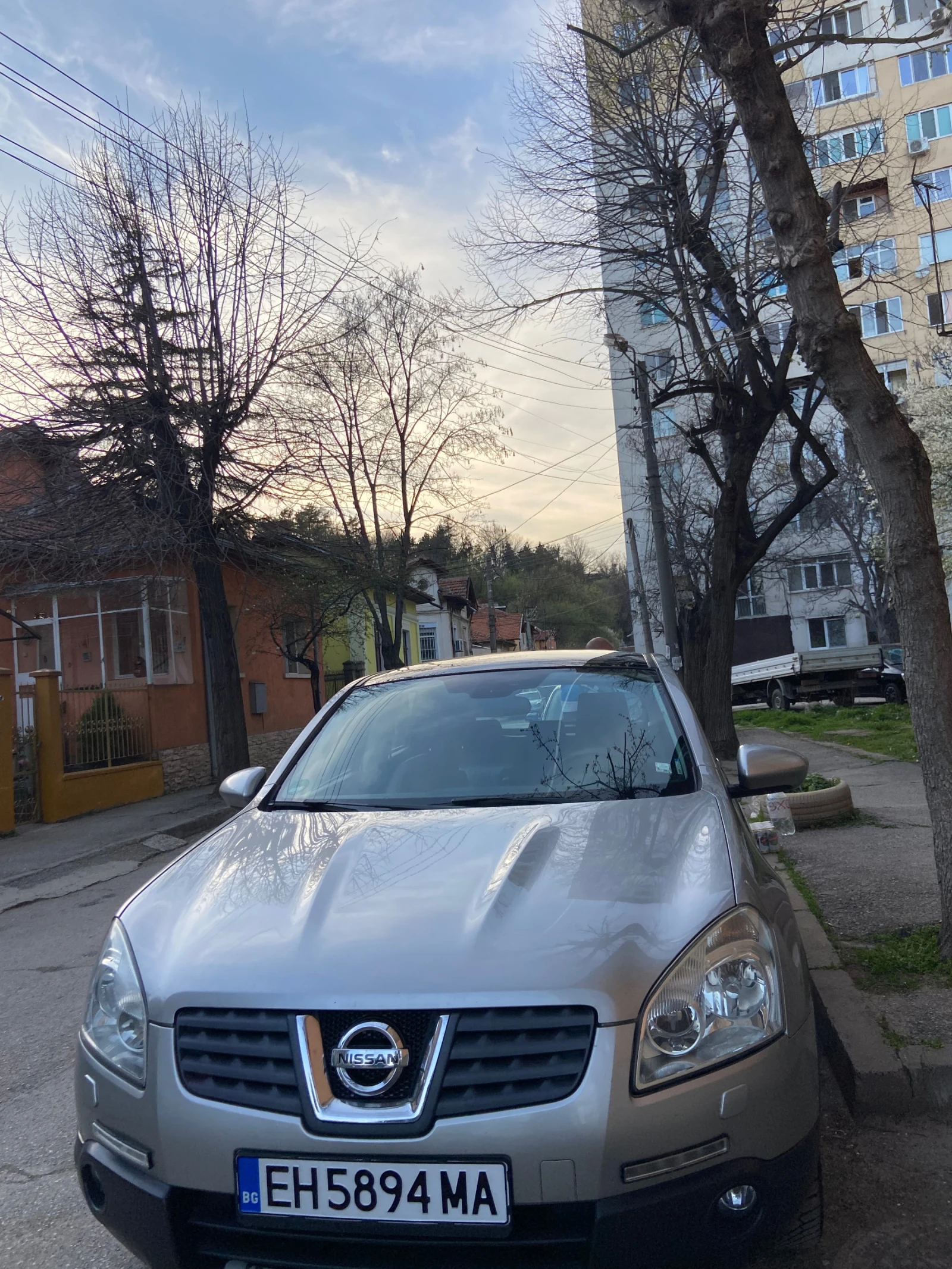 Nissan Qashqai 2.0 - изображение 2