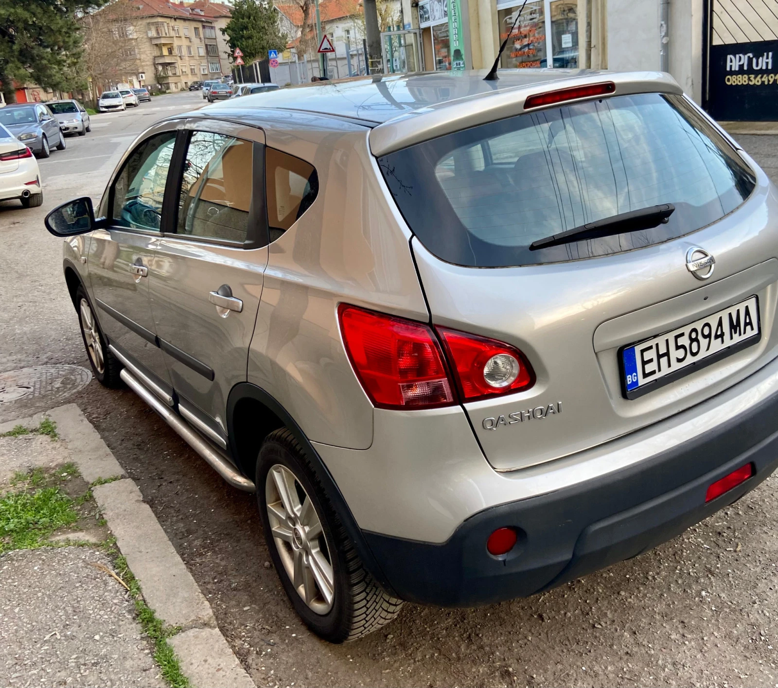 Nissan Qashqai 2.0 - изображение 5