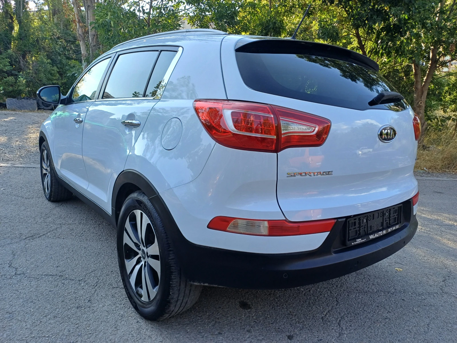 Kia Sportage 2.0 CRDI AWD - изображение 7