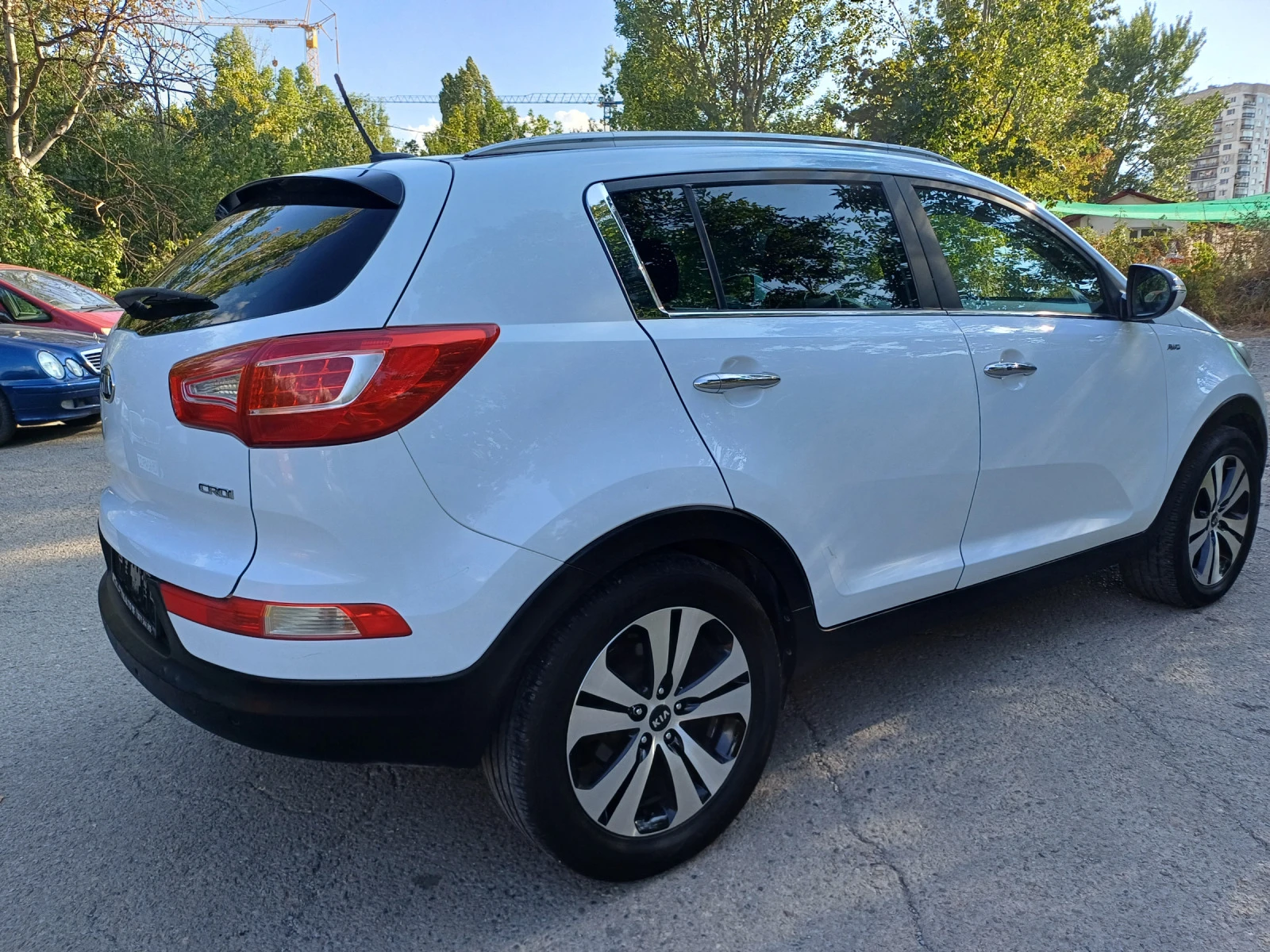 Kia Sportage 2.0 CRDI AWD - изображение 5