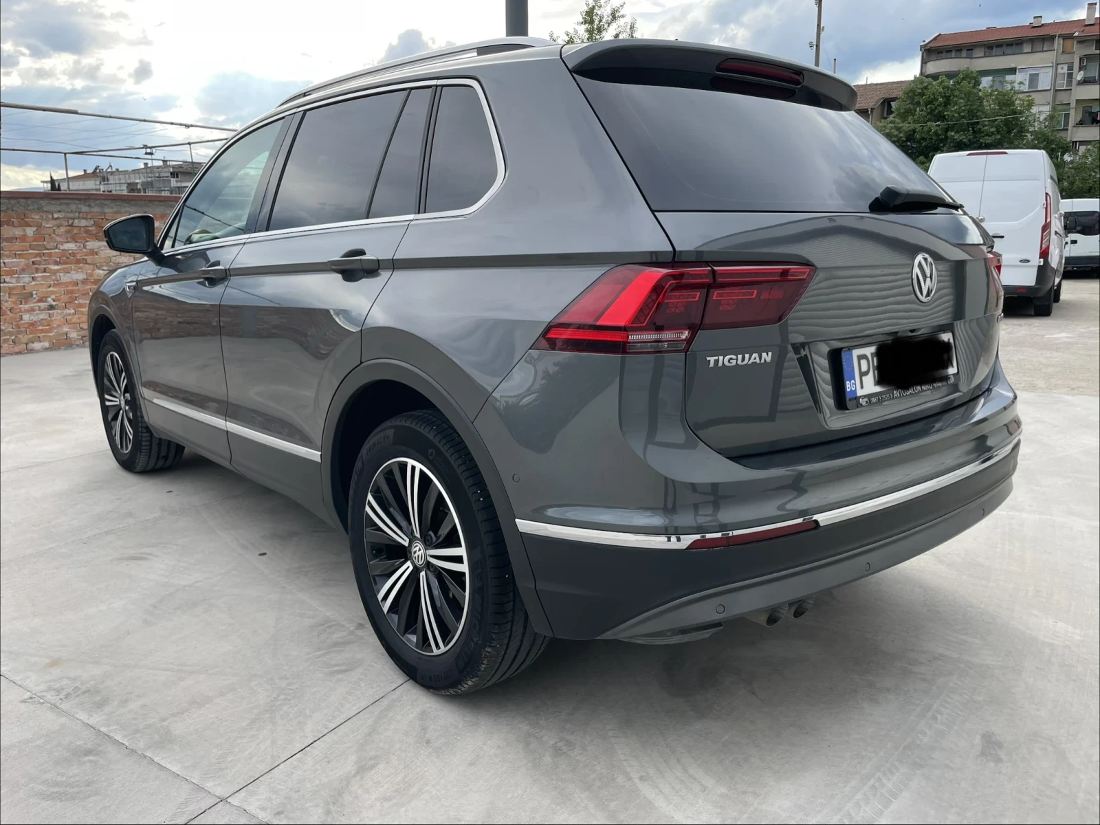 VW Tiguan 2.0TDI//4-MOTION/DIGITAL/LED/VIRTUAL COCKPIT/DISTR, снимка 7 - Автомобили и джипове - 54504215