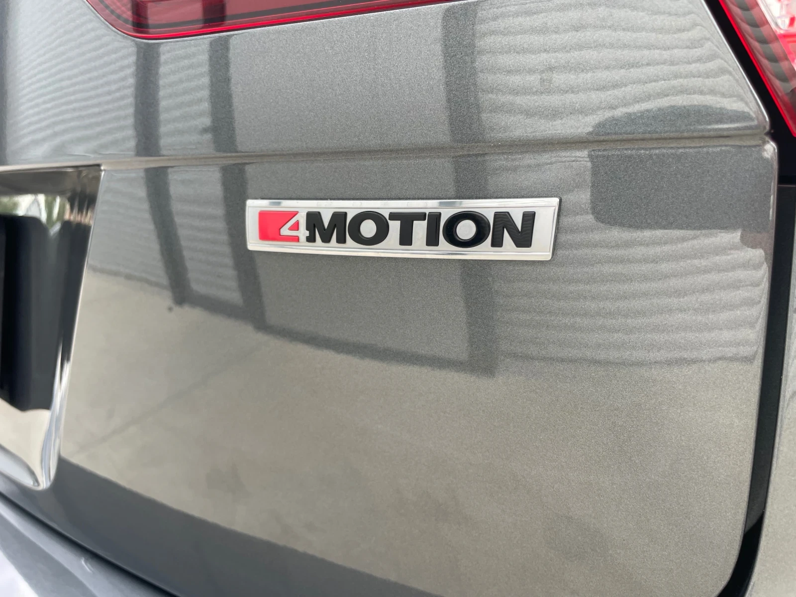 VW Tiguan 2.0TDI//4-MOTION/DIGITAL/LED/VIRTUAL COCKPIT/DISTR, снимка 5 - Автомобили и джипове - 54504215