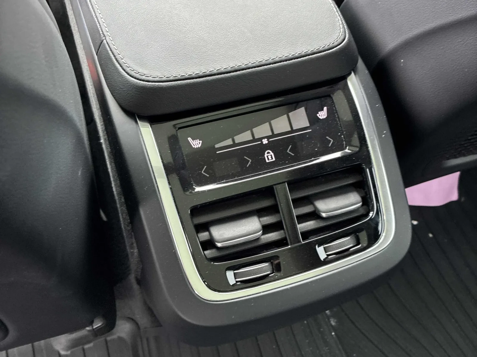 Volvo Xc90 Ultimate Bright Theme, снимка 13 - Автомобили и джипове - 54915218