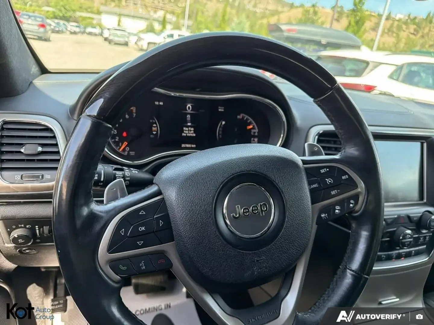 Jeep Grand cherokee 5.7* V8* 8ZF* SUMMIT* ДИСТРОНИК* , снимка 7 - Автомобили и джипове - 55217715