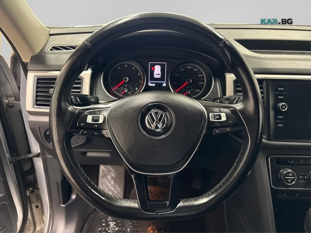 VW Atlas 3.6 4motion* * Camera* * Distronic* * , снимка 17 - Автомобили и джипове - 56742445