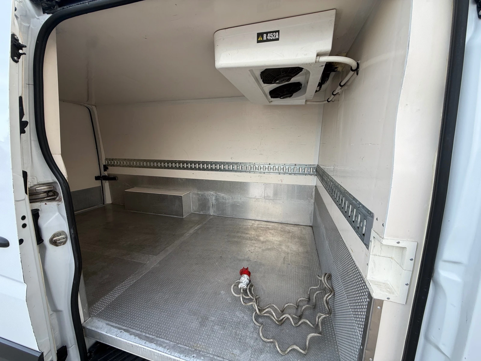 Mercedes-Benz Sprinter 313 CDI ХЛАДИЛЕН, снимка 13 - Бусове и автобуси - 54229877