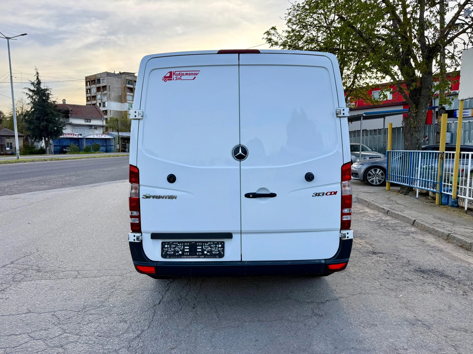 Mercedes-Benz Sprinter 313 CDI ХЛАДИЛЕН, снимка 4 - Бусове и автобуси - 54229877
