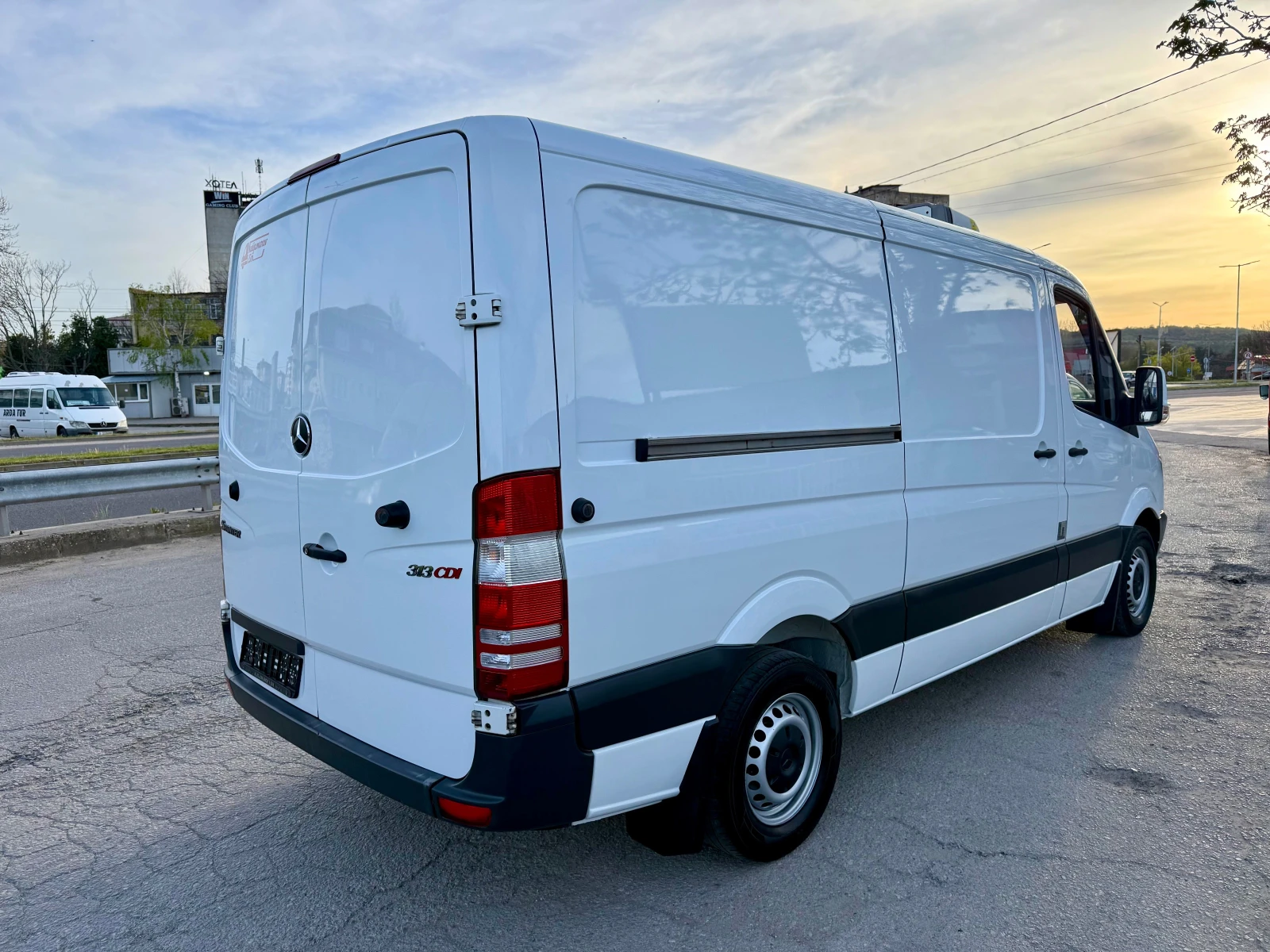 Mercedes-Benz Sprinter 313 CDI ХЛАДИЛЕН, снимка 5 - Бусове и автобуси - 54229877