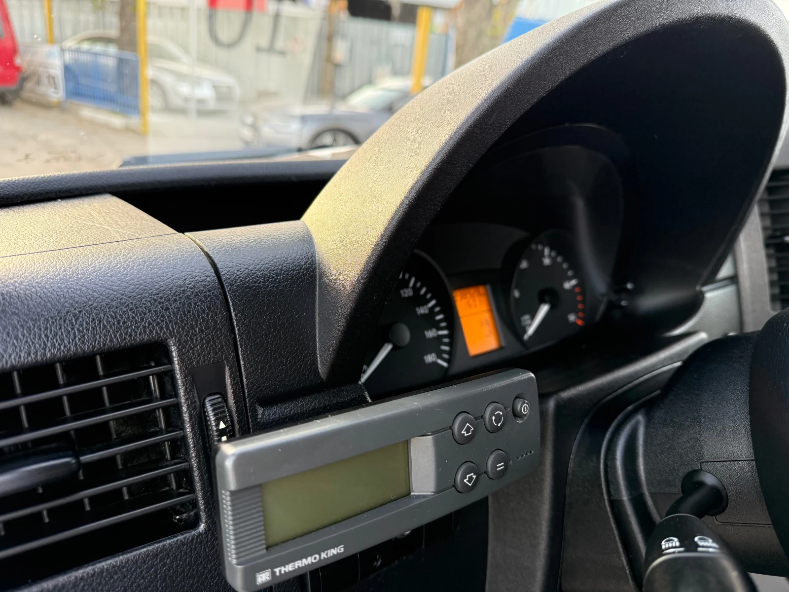 Mercedes-Benz Sprinter 313 CDI ХЛАДИЛЕН, снимка 10 - Бусове и автобуси - 54229877