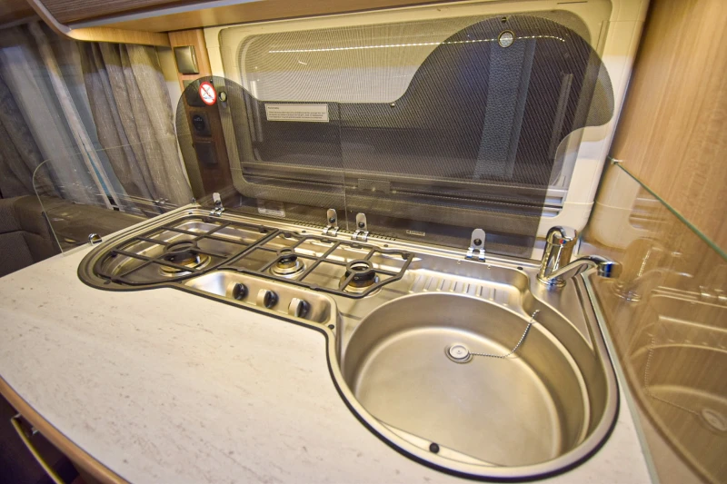 Каравана Fendt Bianco 515 Selection, снимка 11 - Каравани и кемпери - 52882182