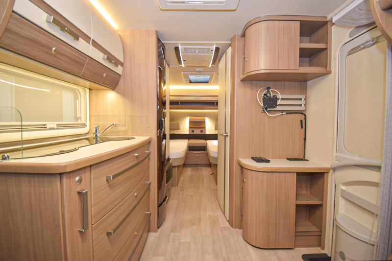 Каравана Fendt Bianco 515 Selection, снимка 4 - Каравани и кемпери - 52882182