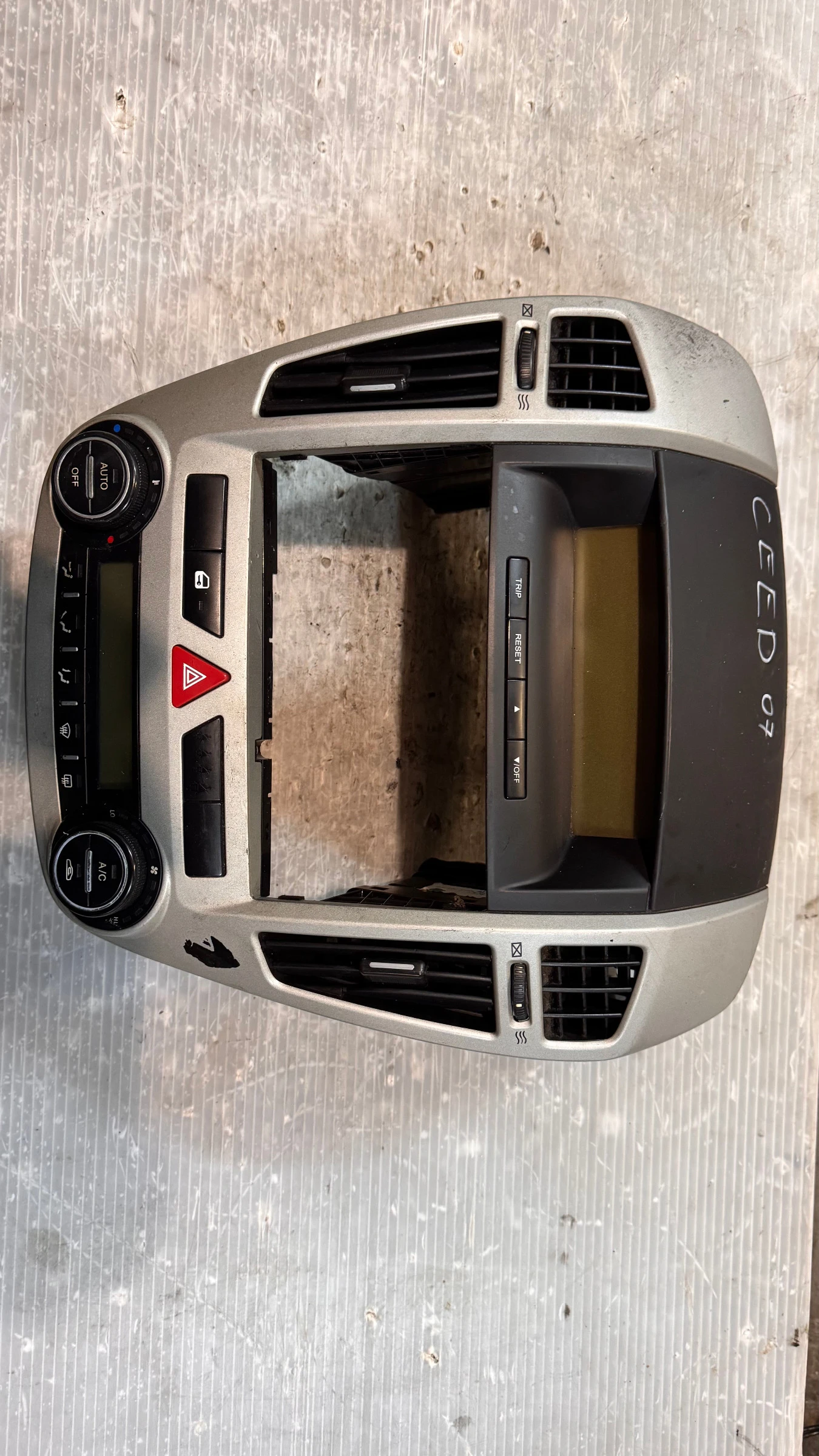 ���������� ����� / GPS � ����� ������� �� Kia Ceed 2009 - 95710-1H100 / 97250-1HXXX | Mobile.bg � ����������� 1