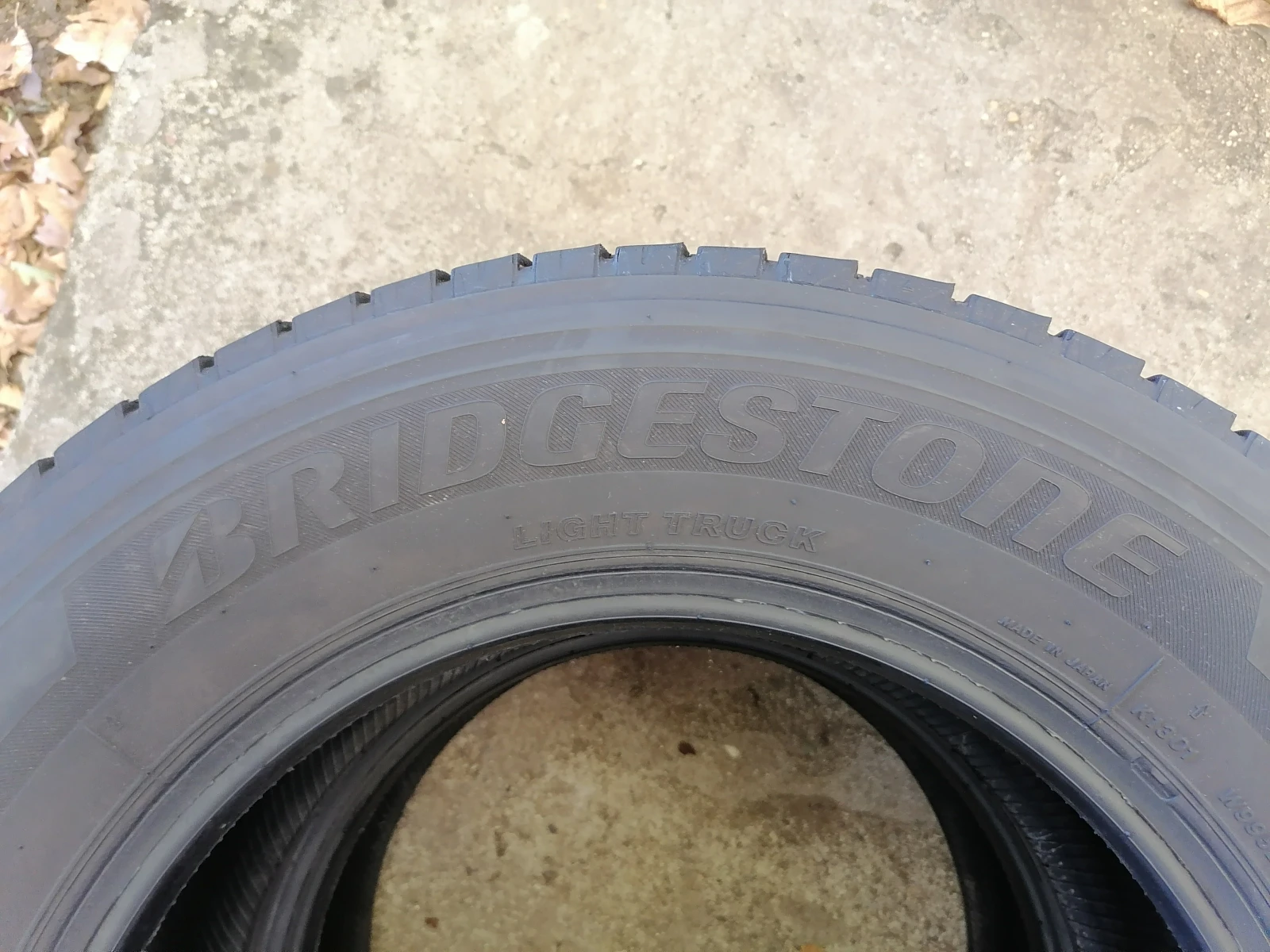 Гуми Зимни 225/65R16, снимка 3 - Гуми и джанти - 56023397