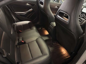 Mercedes-Benz CLA 250 4MATIC/SUNROOF/AMG PACKAGE/PARKING SENSORS  CARFAX, снимка 9