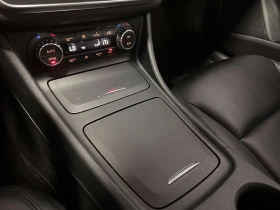 Mercedes-Benz CLA 250 4MATIC/SUNROOF/AMG PACKAGE/PARKING SENSORS  CARFAX, снимка 11