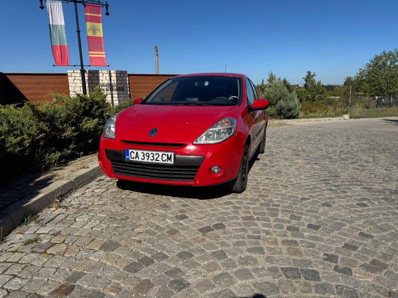 Renault Clio, снимка 1 - Автомобили и джипове - 47376955