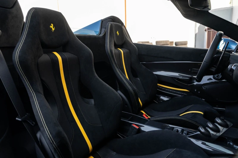 Ferrari 488 Pista Spider Carbon * НОВ 91км* Лимитиран* Лизинг*, снимка 13 - Автомобили и джипове - 52732399