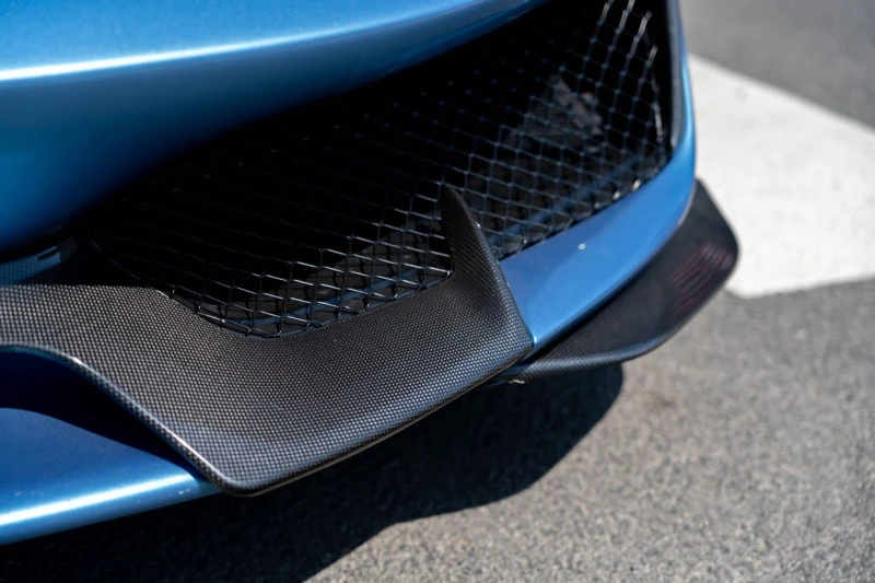 Ferrari 488 Pista Spider Carbon * НОВ 91км* Лимитиран* Лизинг*, снимка 9 - Автомобили и джипове - 52732399