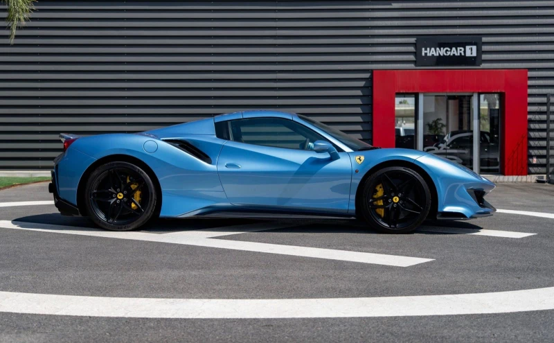 Ferrari 488 Pista Spider Carbon * НОВ 91км* Лимитиран* Лизинг*, снимка 6 - Автомобили и джипове - 52732399