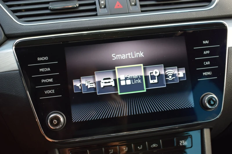 Skoda Superb 2.0TDI ELEGANCE, снимка 5 - Автомобили и джипове - 51372962