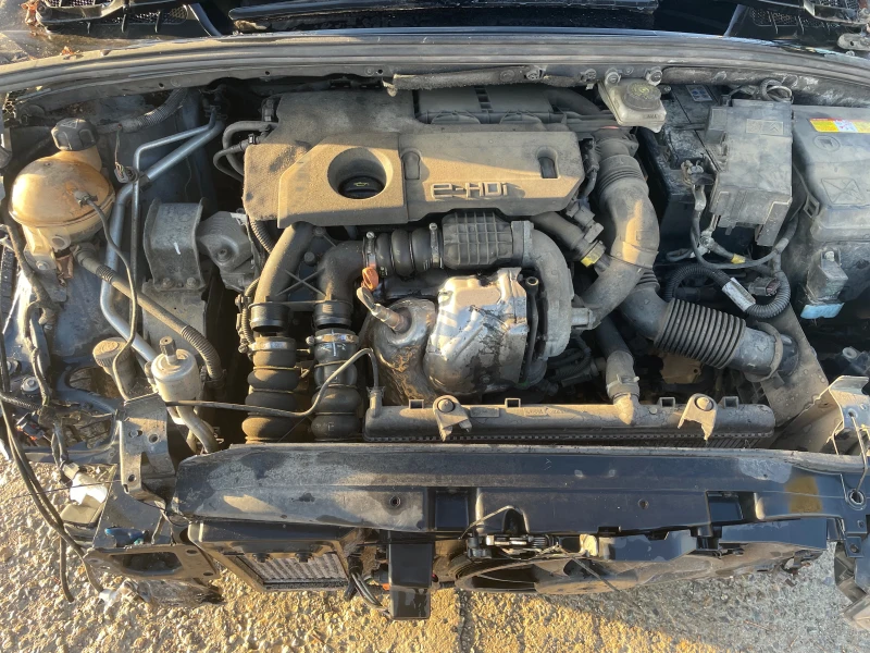 Peugeot 308 1.6 e-HDI, снимка 12 - Автомобили и джипове - 52018625