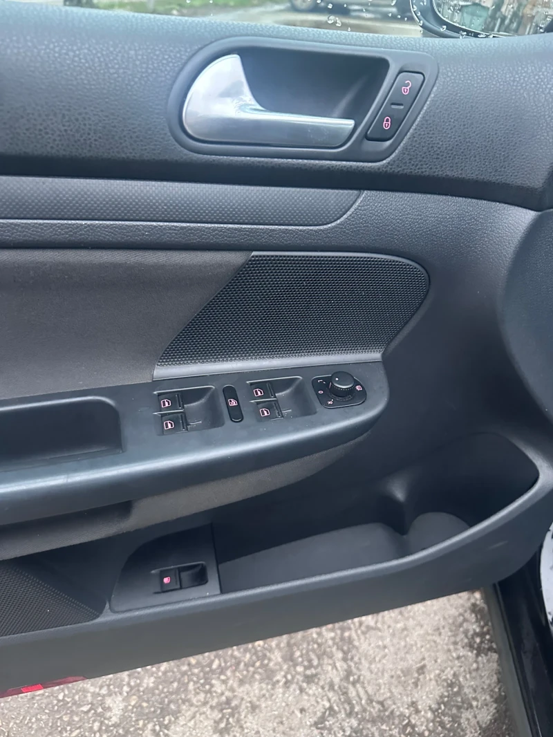 VW Golf Golf 5 1.9, снимка 8 - Автомобили и джипове - 52705853