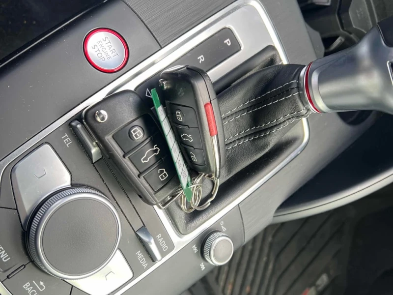 Audi S3 * Progressiv * CARFAX * БЕЗ ПЪРВОНАЧАЛНА ВНОСКА, снимка 12 - Автомобили и джипове - 53014253