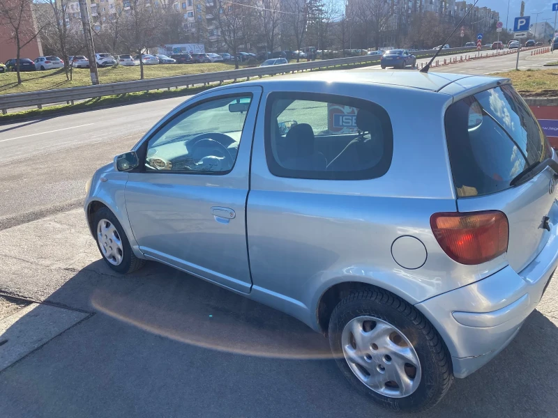 Toyota Yaris 1.3vvti, снимка 3 - Автомобили и джипове - 53109439