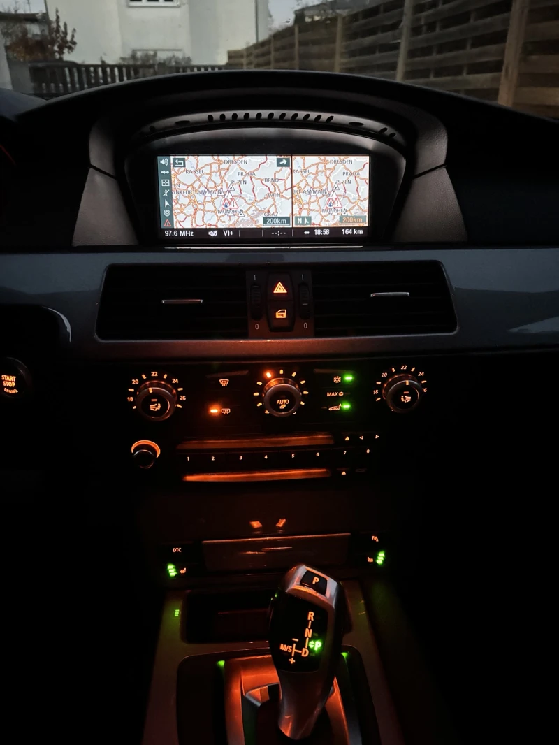 BMW 523 E60, снимка 13 - Автомобили и джипове - 53120906