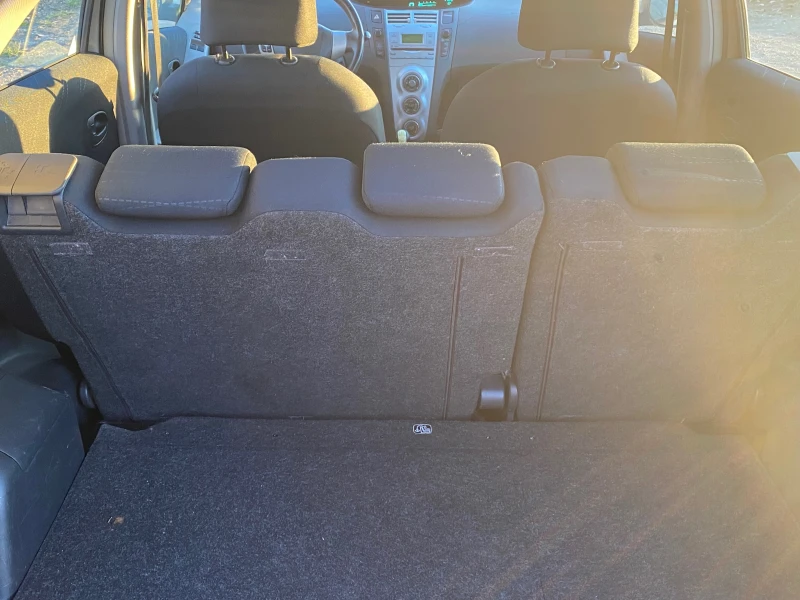 Toyota Yaris 1.4 D-4D, снимка 9 - Автомобили и джипове - 53124107